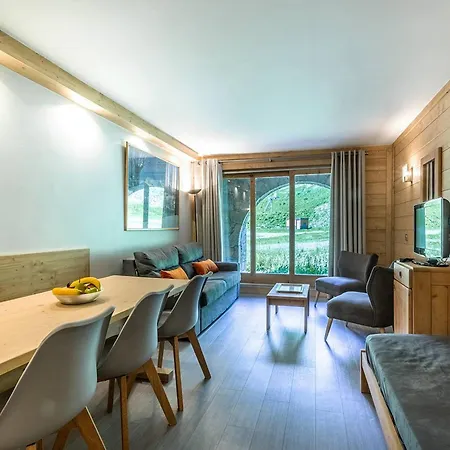 Apartment Meribel Mottaret : 2 Ch, Terrasse, Acces Piste, Au Coeur Du Quartier Du Laitelet - Fr-1-355-167 Les Allues